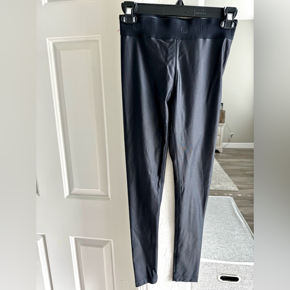 Zella women’s black shine spandex leggings with elastic waistband like new XS